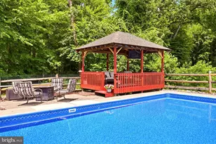 2437 W Colonial Dr, Upper Chichester, PA 19061 - Photo 63