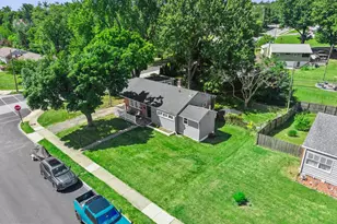 2304 Baldwin Run Dr, Aston, PA 19014 - Photo 35
