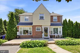1646 Surrey Ln, Havertown, PA 19083 - Photo 1