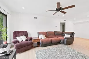 5200 Hilltop Dr, Brookhaven, PA 19015 - Photo 5