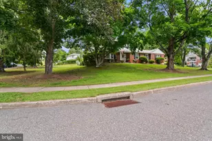 2015 Kerwood Dr, Broomall, PA 19008 - Photo 3