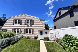 202 N Aberdeen Ave, Wayne, PA 19087 - Photo 1