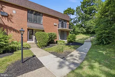 100 E Glenolden Avenue #B-4, Glenolden, PA 19036 - Photo 1