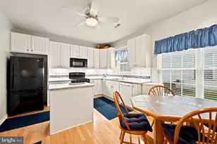 17 Brentwood Rd, Boothwyn, PA 19061 - Photo 7