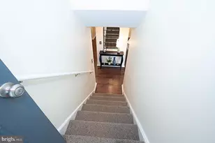 209 E Chelsea Cir, Newtown Square, PA 19073 - Photo 5