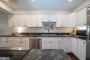 209 E Chelsea Cir, Newtown Square, PA 19073 - Photo 7