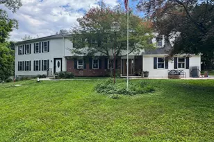 4 Mendenhall Dr, Glen Mills, PA 19342 - Photo 3
