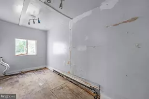 1362 Elmwood Ave, Sharon Hill, PA 19079 - Photo 33