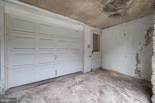 6605 Church Ln, Upper Darby, PA 19082 - Photo 3
