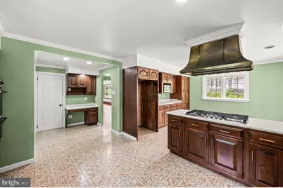 233 S Fairview Avenue, Upper Darby, PA 19082 - Photo 17