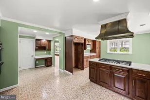 233 S Fairview Ave, Upper Darby, PA 19082 - Photo 17
