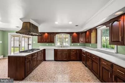 233 S Fairview Avenue, Upper Darby, PA 19082 - Photo 15