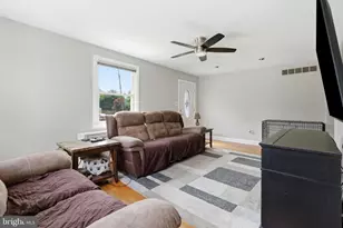 418 Buchanan Ave, Folsom, PA 19033 - Photo 5
