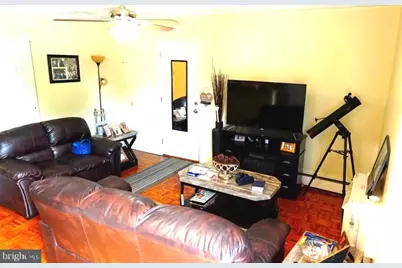 100 E Glenolden Avenue #D-7, Glenolden, PA 19036 - Photo 3