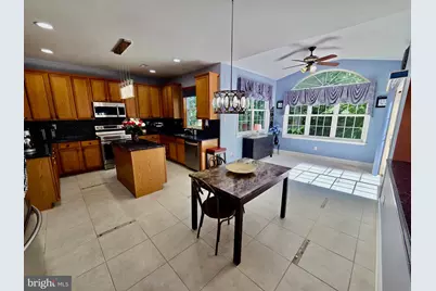 712 Carriage, Aston, PA 19014 - Photo 9