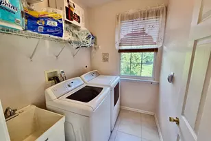 712 Carriage, Aston, PA 19014 - Photo 19