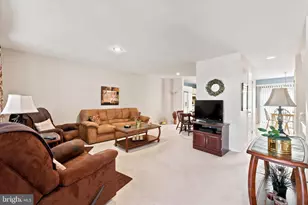 406 Carpenter Cir, Brookhaven, PA 19015 - Photo 3