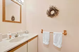 406 Carpenter Cir, Brookhaven, PA 19015 - Photo 11