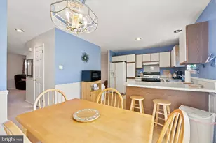 406 Carpenter Cir, Brookhaven, PA 19015 - Photo 9