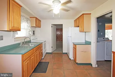 929 Cherry Tree Road, Aston, PA 19014 - Photo 9