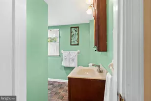 17 Tansey Dr, Upper Chichester, PA 19014 - Photo 37