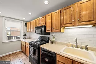 2283 S Harwood Ave, Upper Darby, PA 19082 - Photo 9