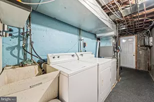 2283 S Harwood Ave, Upper Darby, PA 19082 - Photo 25