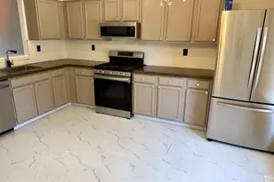 428 Cedar Crest Ln, Upper Chichester, PA 19014 - Photo 3