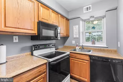 800 South Avenue #B-11, Secane, PA 19018 - Photo 9