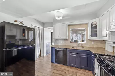 355 Hibbs Ave, Glenolden, PA 19036 - Photo 7