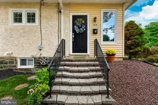 319 Hathaway Ln E, Havertown, PA 19083 - Photo 3