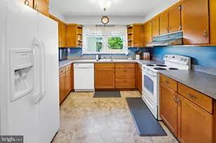 1122 Galbraith Ave, Upper Chichester, PA 19061 - Photo 11