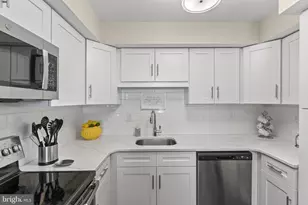 5200 Hilltop Dr, Brookhaven, PA 19015 - Photo 11