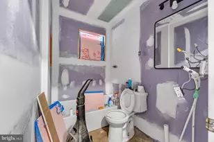 1307 E 9th St, Crum Lynne, PA 19022 - Photo 15