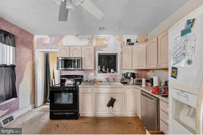 1307 E 9th Street, Crum Lynne, PA 19022 - Photo 3