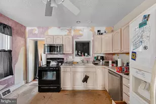 1307 E 9th St, Crum Lynne, PA 19022 - Photo 3