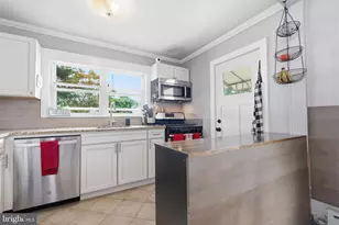 121 N Scott Ave, Glenolden, PA 19036 - Photo 11