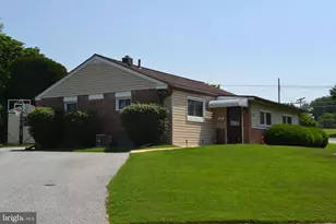 2220 Baldwin Run Dr, Aston, PA 19014 - Photo 3