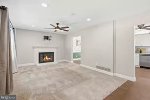 13 Kathleen Dr, Upper Chichester, PA 19014 - Photo 7
