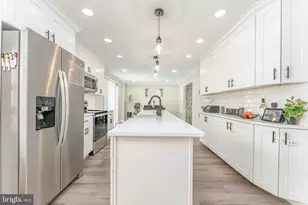 20 Walnut St, Newtown Square, PA 19073 - Photo 13