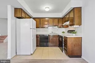 5200 Hilltop Dr, Brookhaven, PA 19015 - Photo 11