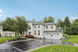 1204 Woodsview Dr, Garnet Valley, PA 19060 - Photo 3