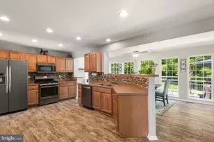 2 Huntington Ct, Upper Chichester, PA 19061 - Photo 7
