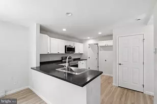 12 Market Ln, Marcus Hook, PA 19061 - Photo 5