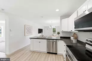 38 Market Ln, Marcus Hook, PA 19061 - Photo 33
