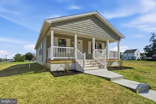 12 Market Ln, Marcus Hook, PA 19061 - Photo 3