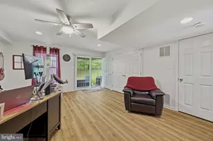 53 Hoag Ln, Aston, PA 19014 - Photo 17