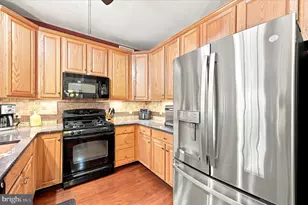 421 Creekside Dr, Brookhaven, PA 19015 - Photo 9