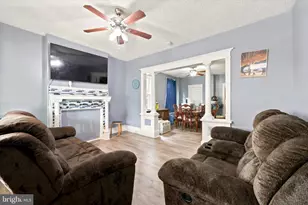 36 E Washington Ave, Clifton Heights, PA 19018 - Photo 3