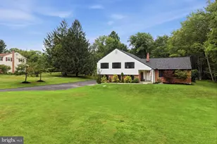 19 Elaine Dr, Thornton, PA 19373 - Photo 3